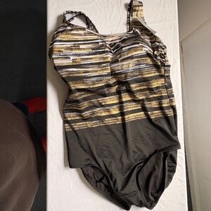 Catherines Womens Swimsuit 1 Piece Black Gold Foil Builtin Bra 22W New With Tags